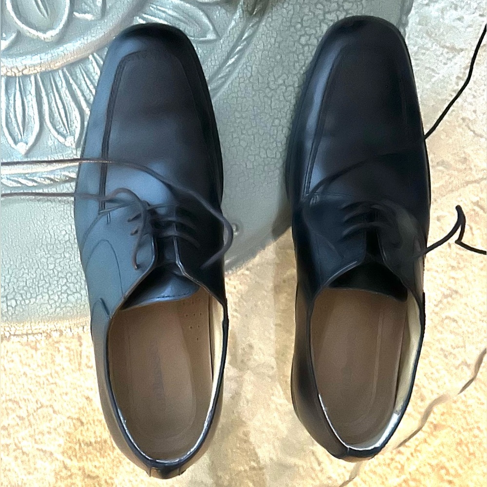 G.H. Bass & Co. Black Leather Oxfords - Picture 3 of 6